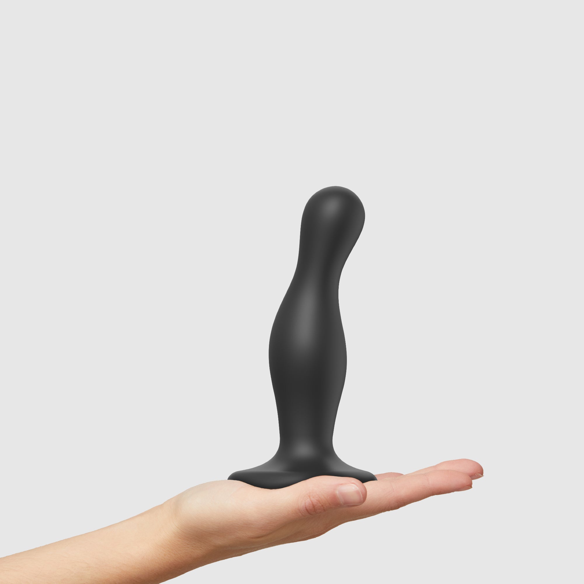 dildo-plug-curvy-schwarz-strap-on-me